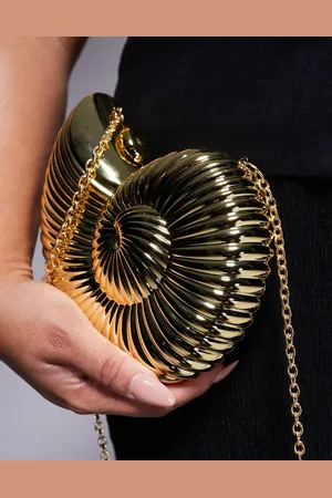ASOS – Runde Clutch in Goldoptik in Form einer Ammoniten-Muschel mit Crossbody-Kettenriemen