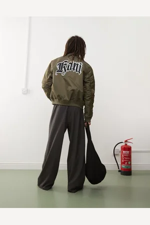 Karl Kani – Bomberjacke in Khaki mit Stickerei auf dem Rücken