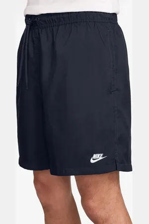 Nike – Club – Shorts in dunklem