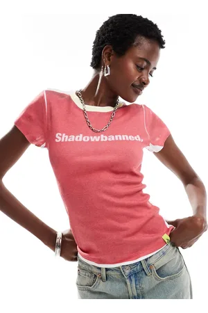 Basic Pleasure Mode – Knapp geschnittenes T-Shirt in und Weiß mit „Shadowbanned“-Print