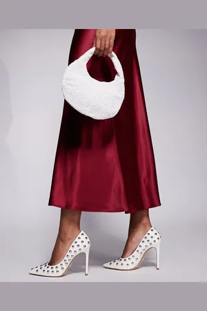 Steve Madden – Thrives-S – Spitze Pumps in mit gewölbten Nieten