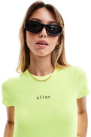 COLLUSION – Knapp geschnittenes T-Shirt in mit „Alien"-Print