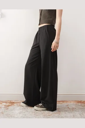 Weekday – Kelly – Hose in kariert mit elastischem Bund und weitem Bein