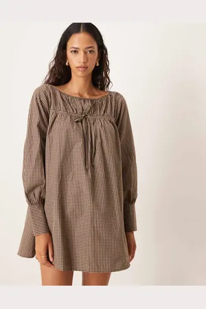 ASOS – Gerafftes Minikleid mit Blousonärmeln und schokobraunem Karo