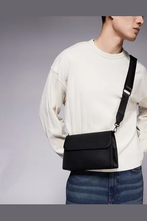 ASOS – Umhängetasche aus Kunstleder in