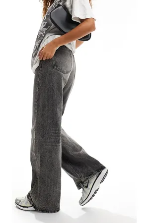 Glamorous – Jeans mit geradem Schnitt und mittelhohem Bund in grauer Dirty-Waschung