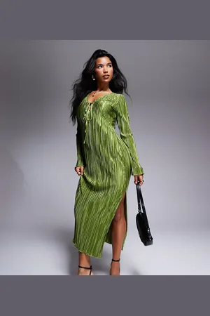 In The Style – Exklusives, plissiertes Maxikleid in Khaki mit Bindedetail vorne