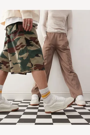 Vans – Hylane – Sneaker aus Wildleder in Wollweiß mit dicker Sohle