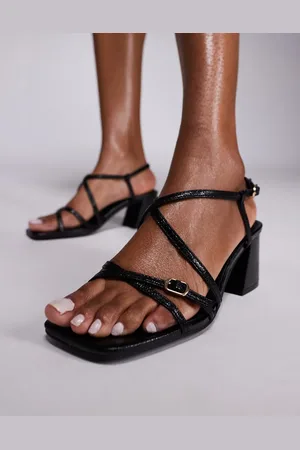 River Island – Schwarze Riemchensandalen mit Blockabsatz