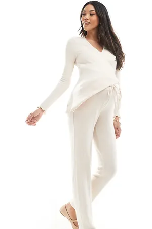 Mama;licious Mamalicious Maternity – Superweiche, schmal zulaufende Jogginghose in meliertem Cremeweiß, Kombiteil, Umstandsmode