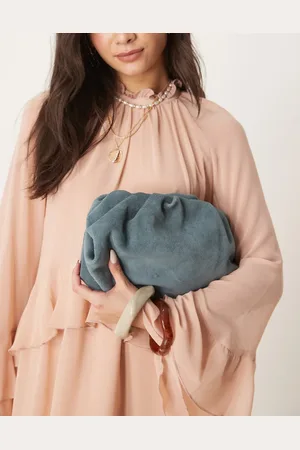 ASOS – Clutch-Tasche aus hochwertigem Wildleder in mit Wolken-Flair