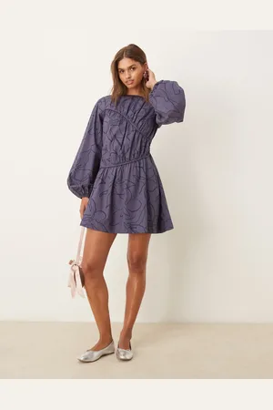 ASOS – Asymmetrisches, gerafftes Minikleid in Blau mit Blumenmuster in geschnörkelter Optik