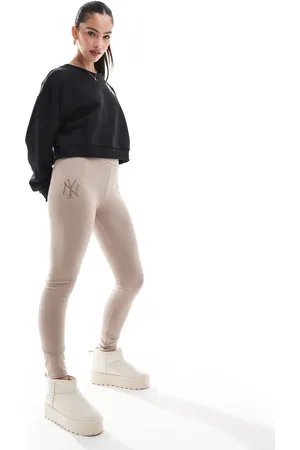 New Era – NY Yankees – Leggings in Beige mit Logo