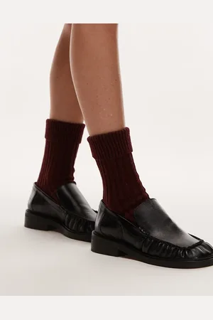 Topshop – Breit gerippte Socken in Burgunderrot mit Umschlag