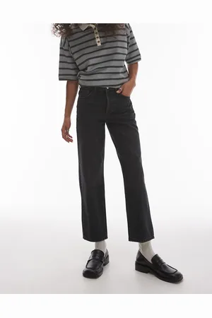 Topshop – Runway – Straight Jeans in verwaschenem mit mittelhohem Bund und verkürzter Beinlänge