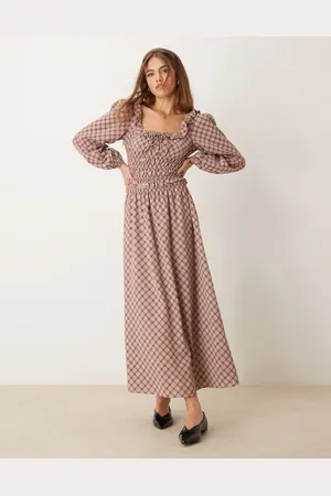 Glamorous – Maxikleid in kariert mit geschnürter Vorderseite mit Raffung und Schleife, eckigem Ausschnitt und voluminösen Ärmeln