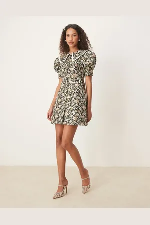 Sister Jane – Jacquard-Minikleid in Grün mit Kontrast-Kragen und Blumenmuster