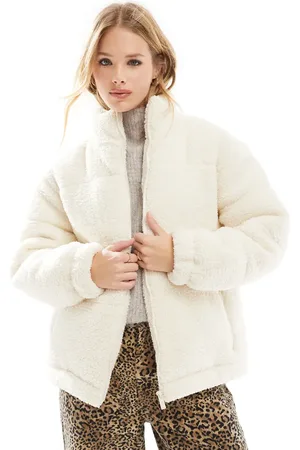 French Connection – Pufferjacke aus Teddyfell in Cremeweiß