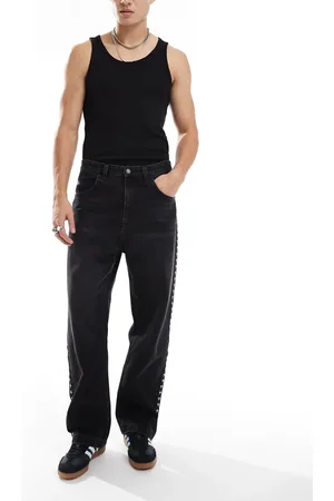 Bershka – Weit geschnittene Jeans in mit Nietenbesatz