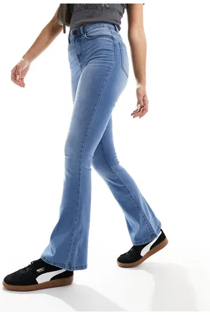 Noisy May – Sallie – Schlagjeans in Hellblau mit hohem Bund