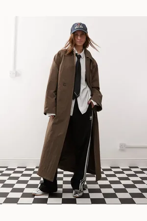 COLLUSION – Longline-Trenchjacke in Braun