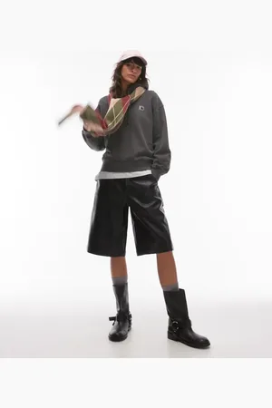 Carhartt – Norwich – Shorts aus Kunstleder in