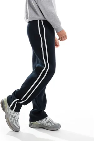ASOS – Gerade geschnittene Jogginghose in marineblauer Neoprenoptik mit kontrastierenden Zierstreifen