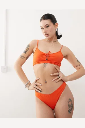 Monki – Mix and Match – Bikinihose in Pfirsich mit Triangel-Design