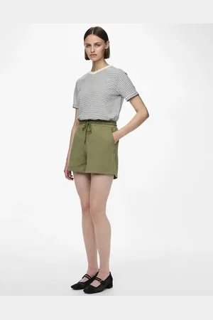 Pieces® – Sweatshorts in sattem Flechtengrün