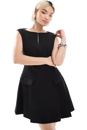 French Connection – Azra – Twill-Minikleid in mit tiefer Taille und Faltendetails