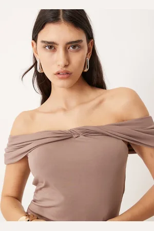 Abercrombie & Fitch – Asymmetrisches, schulterfreies Oberteil in mit Zierknoten