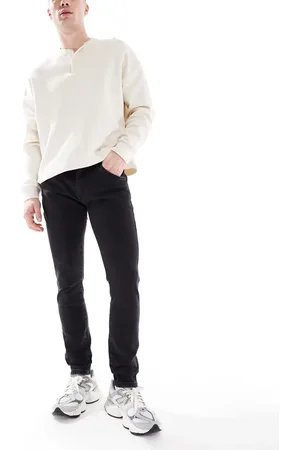 Wrangler – Bryson – Eng geschnittene Jeans in