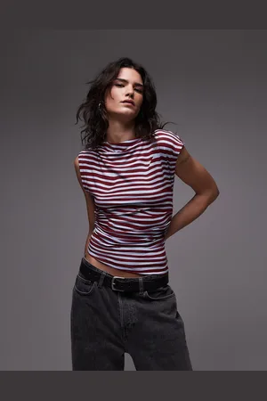 Topshop – Oberteil mit Streifen in Blau und Burgunderrot, U-Boot-Ausschnitt und One-Shoulder-Träger