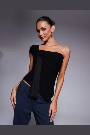 Fashionkilla – Doppelt geformtes Oberteil aus anschmiegsamem Stoff in , mit asymmetrischem Design und Zierknoten vorne