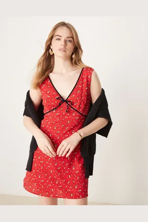 Glamorous – Minikleid in mit Blümchenmuster, V-Ausschnitt und Schleife