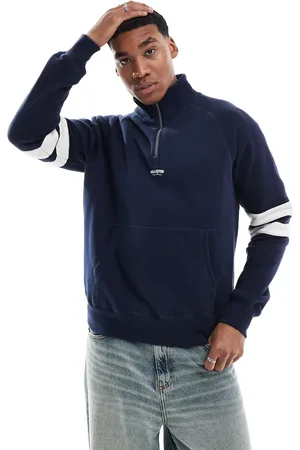 Hollister – Kastiges Sweatshirt in mit kontrastierendem College-Logo und kurzem Reißverschluss