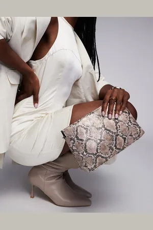 ASOS – Strukturierte Clutch mit Reißverschluss oben und Metallic-Schlangenmuster