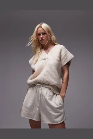 Topshop – Flauschiges lockeres Top aus Rippstrick in Hellbeige mit V-Ausschnitt