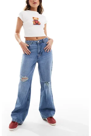 New Look – Adalae – Jeans in Mittelblau mit Zierrissen und weitem Bein