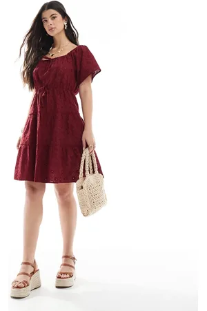 Esmée Exklusiv – Mini-Strandkleid in Kirschrot mit Puffärmeln