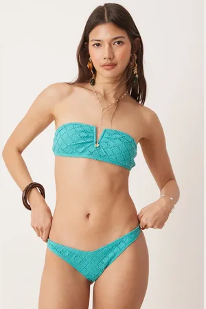 Stradivarius – Bestickte Bikinihose in