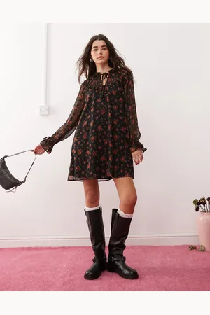 Miss Selfridge – Hängerkleid in mit Passe
