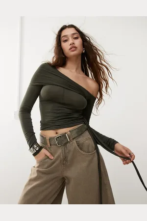 Weekday – Eli – Asymmetrisches, langärmliges Oberteil in Khaki mit drapiertem Bindedetail