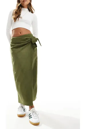 ASOS – Maxi-Wickelrock aus Wildlederimitat in Khaki mit Schnürdetail