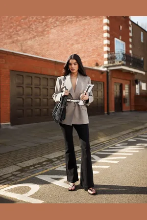 Topshop – Jamie – Schlagjeans in mit hohem Bund
