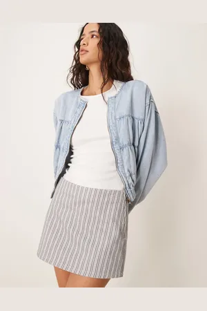 ASOS – Sehr kurzer Denimrock in Anthrazit mit Nadelstreifen