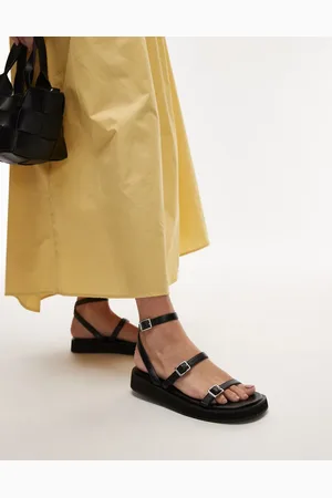 Topshop – Jake – Sandalen in mit Schnallendetails