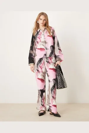 VILA – Hose aus Satin in Rosa mit abstraktem Muster und weitem Bein, Kombiteil