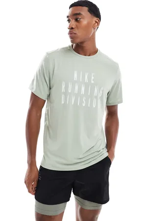 Nike – Dri-FIT – T-Shirt in Hellgrün mit „Run Division“-Logo