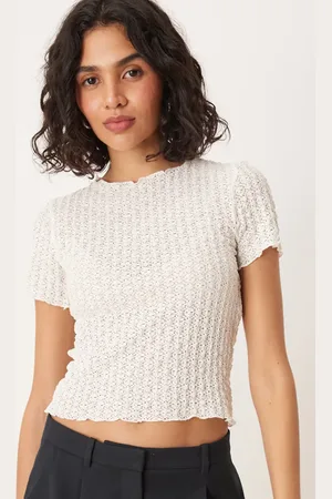 AWARE – Knapp geschnittenes, strukturiertes T-Shirt in